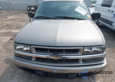 2004 Chevrolet S-10 Ls из США, поврежденный, VIN 1GCDT13X04K120642